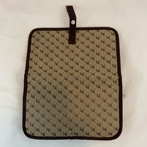 LG Brown and Beige Make Up Bag - Picture 4 of 4